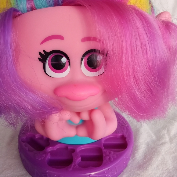 Dreamworks Trolls World Tour Pink Poppy Rainbow Hair Styling Head toy - Picture 3 of 6
